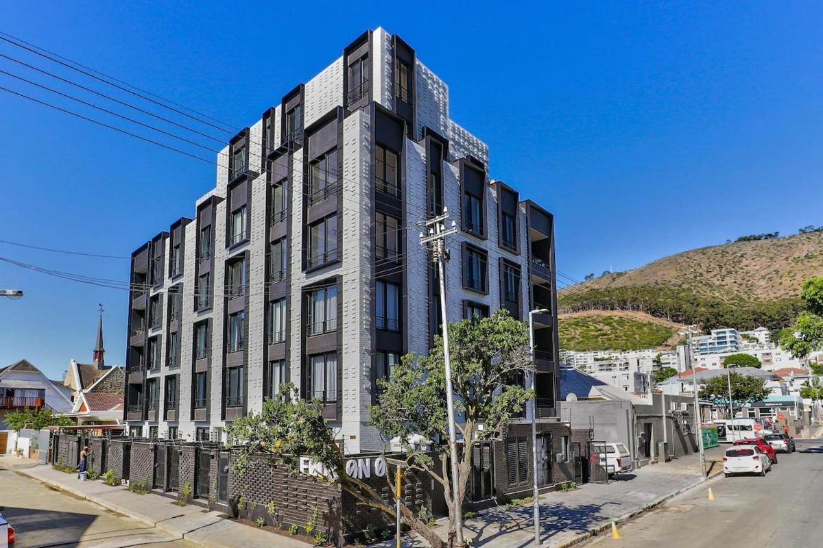 Cosy Oasis In The Heart Of Sea Point Apartment
